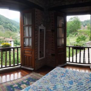Family Room with Mountain View