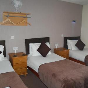 Triple Room with Private Bathroom