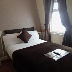 Budget Double Room with Private Bathroom
