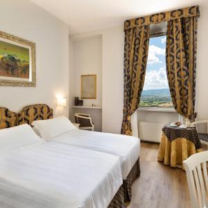 Superior Triple Room with Valley View
