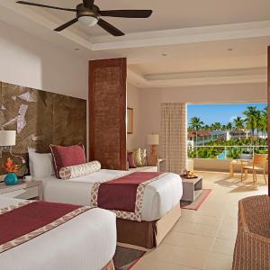 Preferred Club Deluxe Pool View King