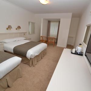 Double or Twin Room with Sea View