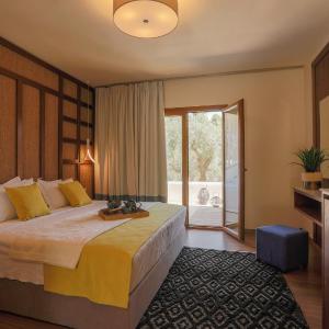 Suite with Hot Tub