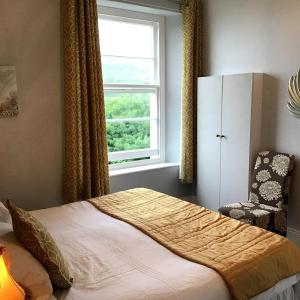 Sea View with King-Size Bed (En Suite)