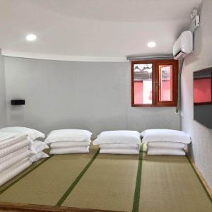 Japanese-Style Room