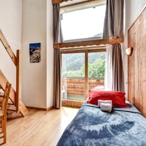 Triple Room with Mountain View