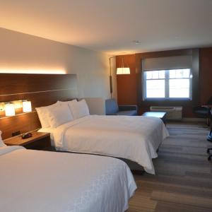 Queen Suite with Two Queen Beds