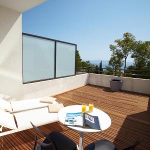 Deluxe Room Terrace with Sea view