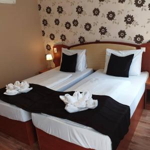 Deluxe Double Room with Kitchenette