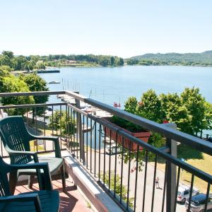 Suite with Lake View