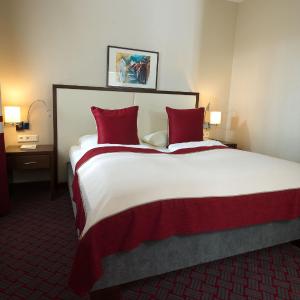Deluxe Double Room with Balcony - Lake Side