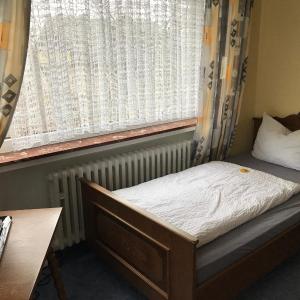 Single Room with Mountain View