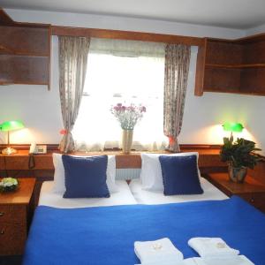 Double or Twin Room (Non-Refundable)