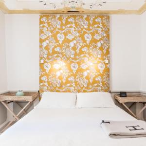 Superior Double or Twin Room with Partial Sea View