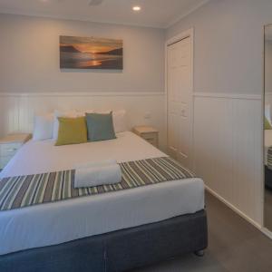 2 Bedroom Deluxe Family Cabin