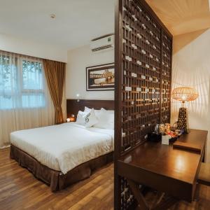 Junior Suite with Window