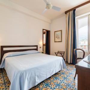 Standard Double or Twin Room with Partial Sea View