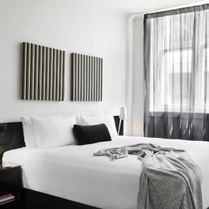 Superior One Bedroom Apartment