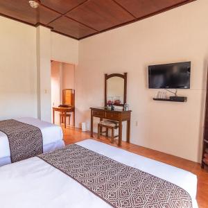 Family Room (6 Adults)