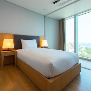 Junior Suite with Mipo Harbor View