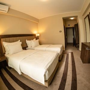 Twin Room with Pool View