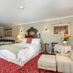 King Room with Pool View