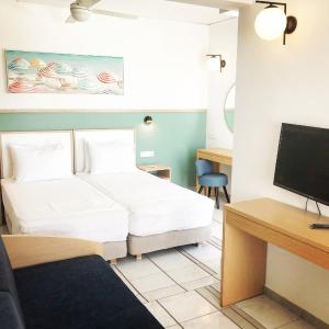 Superior Twin Room with Side Sea View