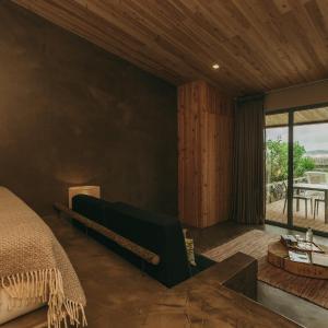 Studio with Side Sea View and Direct Access to Pool