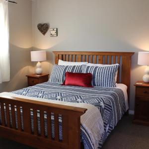 One-Bedroom Cottage - Mountain View
