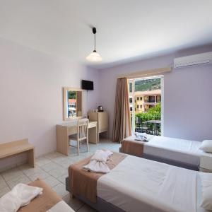 Triple Room with Garden View