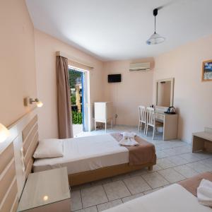 Double or Twin Room with Sea View