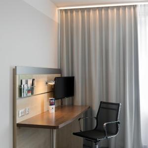 Standard Queen Room - Low Floor