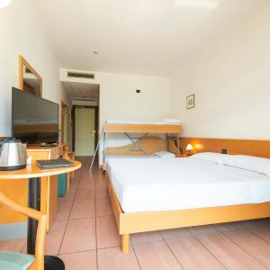 Quadruple Room with Mountain View