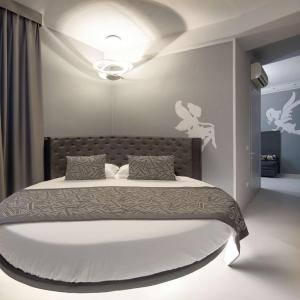 Junior Queen Suite