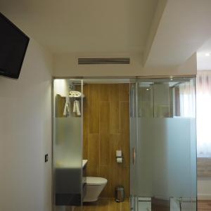 Single Room with Private Bathroom