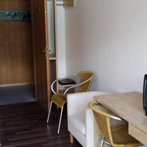 Family Room with Balcony (2 Adults + 2 Children)