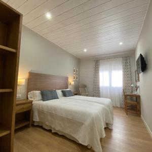 Twin Room with Bathroom