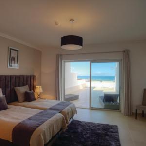 Two-Bedroom Townhouse with Sea View
