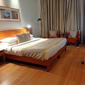 Deluxe Room with Complimentary 2 Pints of Beer and INr 500 Meal Credit On a Minimum spend of INR 2000 on Food & Beverage.