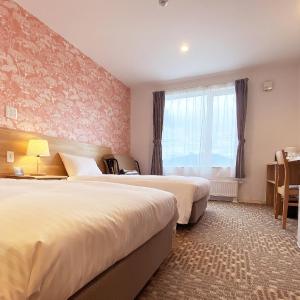Twin Room with Shower(No Housekeeping)