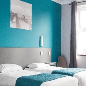 Twin Room with Private Bathroom