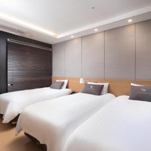 Limited Offer - Room Selected at Check In with Late Check-in from 18:00 - Free breakfast for 1 person