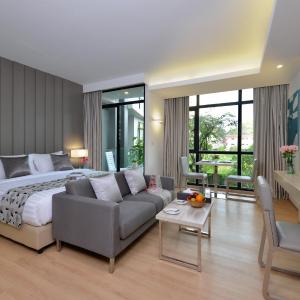 Deluxe Twin Room with Pool View