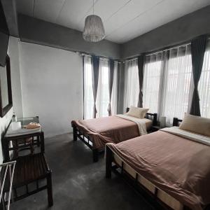 Superior Corner Twin Room with Pool View