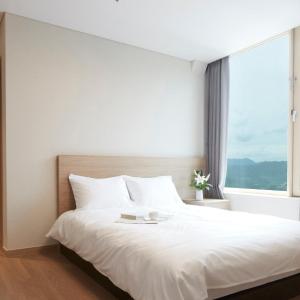 [Water Park & Breakfast for 2] Sky Royal