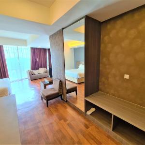 Executive Deluxe Suite