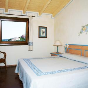 Superior Two-Bedroom Apartment (6 Adults)