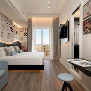 Deluxe Junior Suite