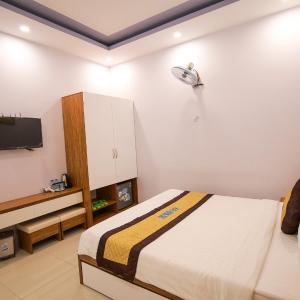 Deluxe Room (2 Adults + 1 Child)