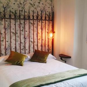 Double or Twin Room with Mountain View